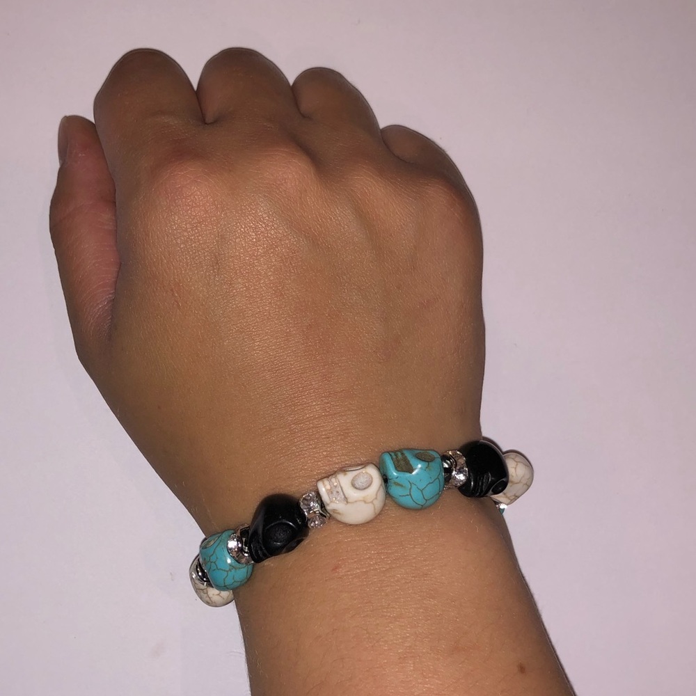 Jewelry: Multi-color Skull Bracelet